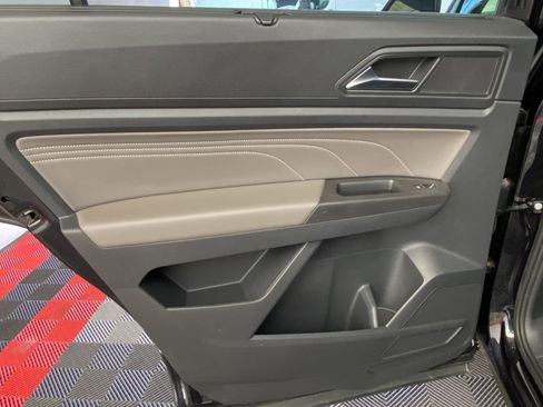 Used 2022 Volkswagen Atlas SE image 17