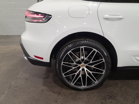 New 2026 Porsche Macan image 36