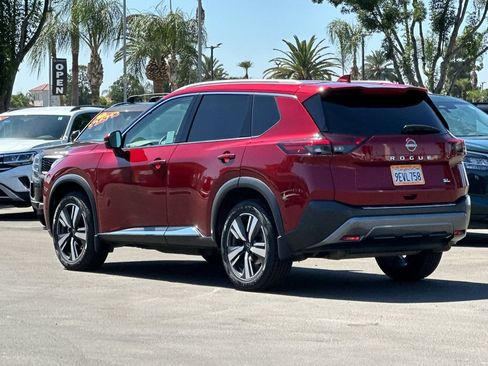 Used 2023 Nissan Rogue SL w/ SL Premium Package FWD image 5