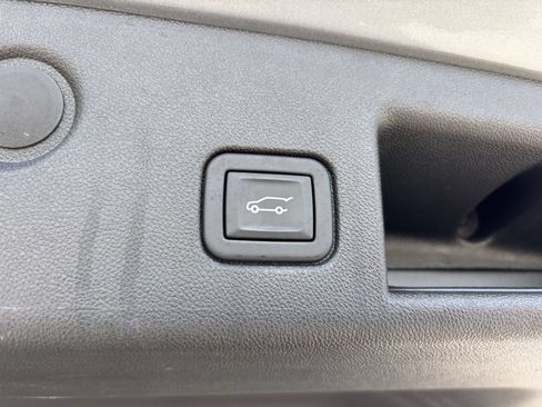 Used 2023 Chevrolet Equinox LT w/ Driver Convenience Package AWD/4WD image 22