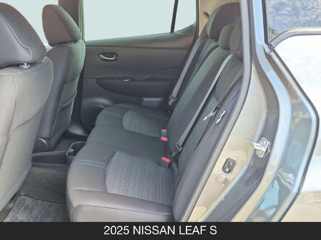 Used 2025 Nissan Leaf S FWD image 16