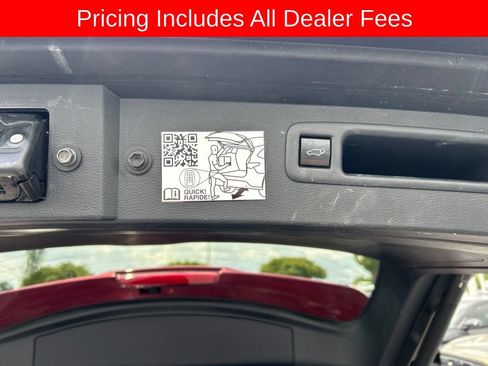 Used 2024 Toyota Highlander XLE FWD image 19