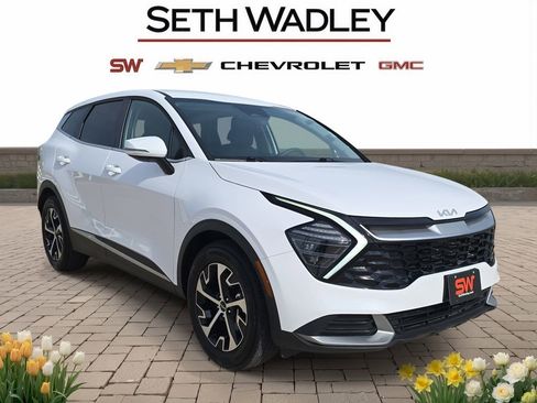 Used 2025 Kia Sportage EX FWD image 1