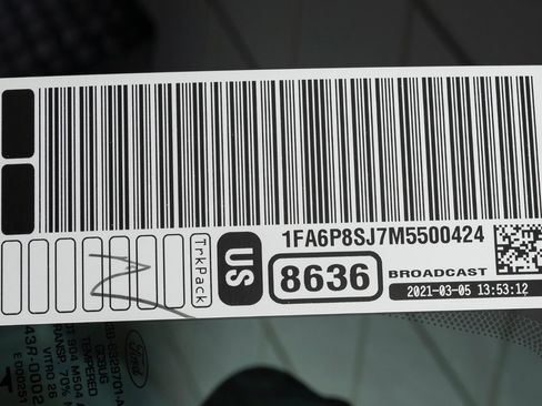 Used 2021 Ford Mustang Shelby GT500 w/ Carbon Fiber Track Pack image 79