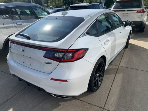 Used 2024 Honda Civic Sport Touring image 3