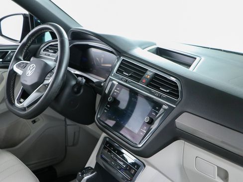 Used 2023 Volkswagen Tiguan SE R-Line FWD image 27