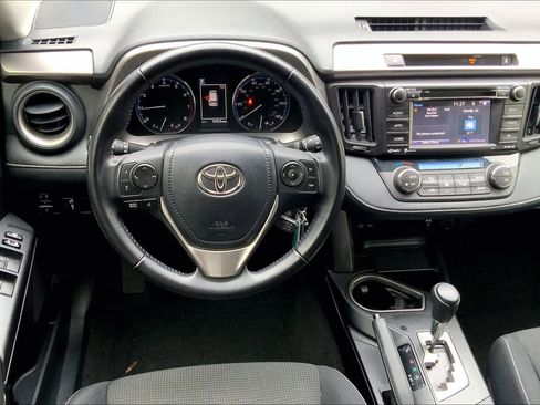 Used 2016 Toyota RAV4 XLE image 5