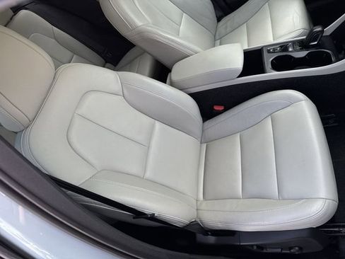 Used 2019 Volvo XC40 T5 Momentum AWD/4WD image 29