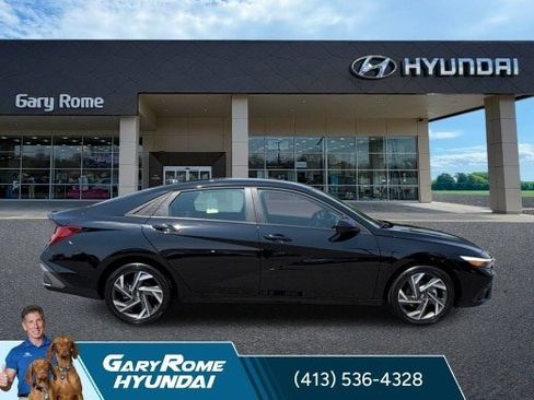 Certified 2025 Hyundai Elantra SEL FWD image 11