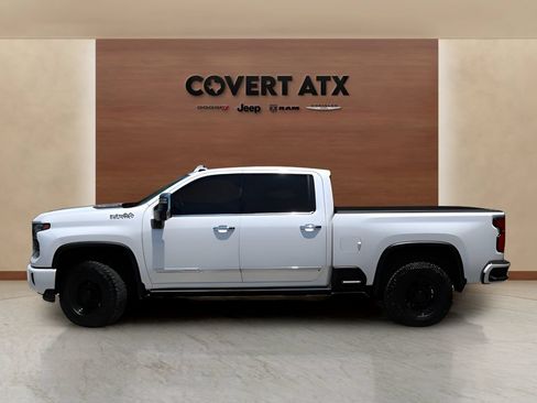 Used 2025 Chevrolet Silverado 2500 High Country w/ High Country Premium Package AWD/4WD image 2