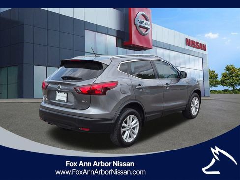 Used 2017 Nissan Rogue Sport SV FWD image 5