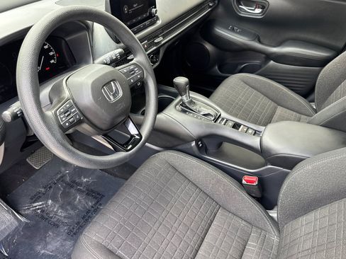 Used 2025 Honda HR-V LX image 4