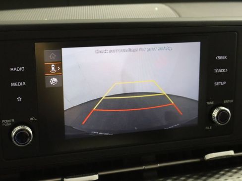 Used 2023 Kia Carnival LX FWD image 37