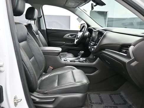 Used 2018 Chevrolet Traverse LT image 46