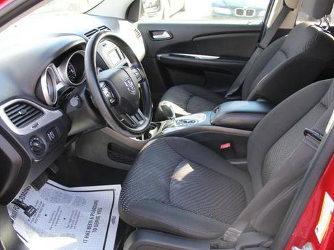 Used 2016 Dodge Journey SE w/ Flexible Seating Group image 10
