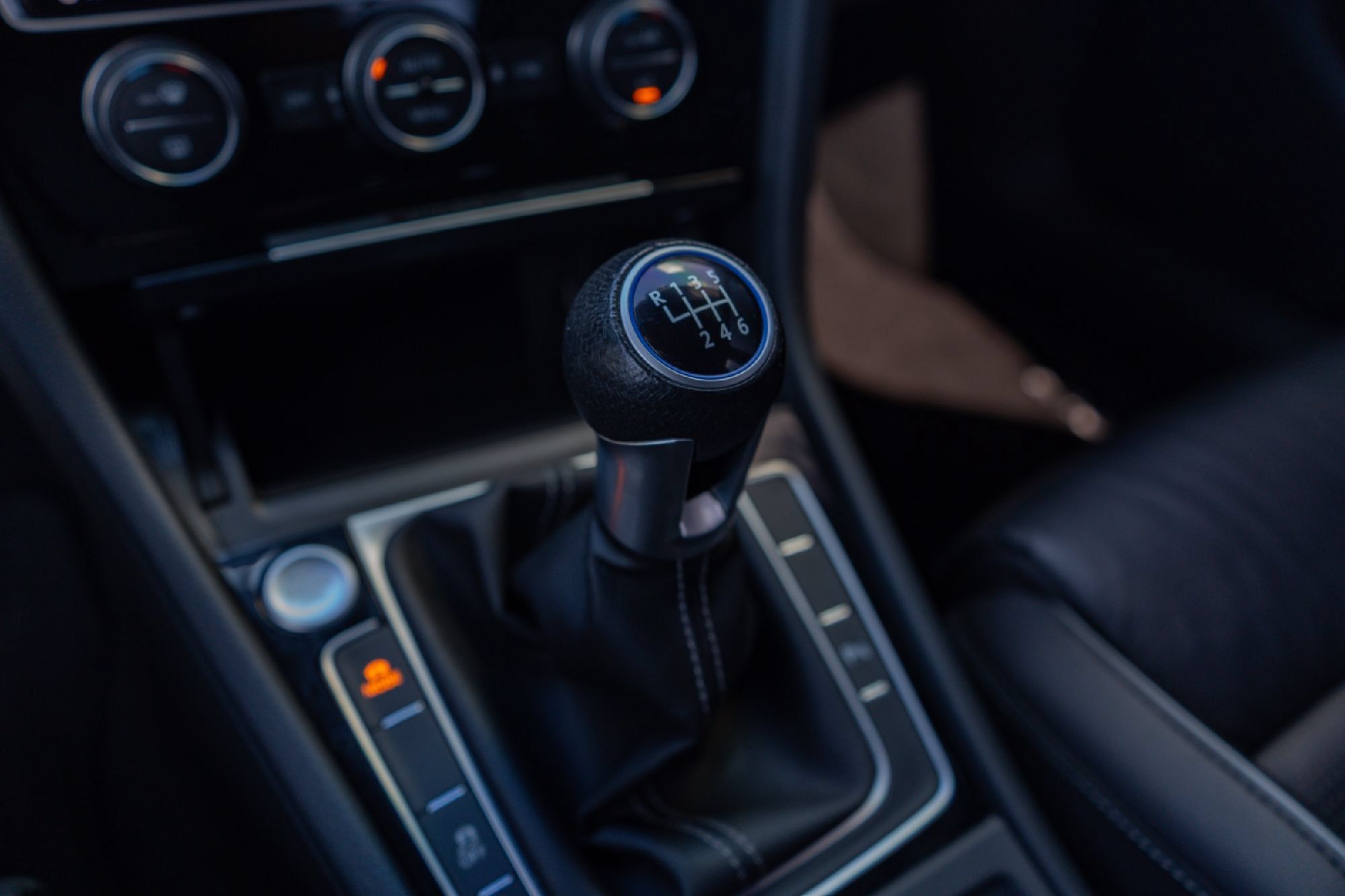 Used 2019 Volkswagen Golf R 4-Door AWD/4WD image 15