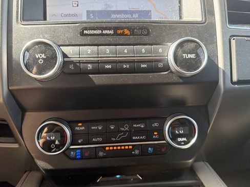 Used 2021 Ford Expedition XLT AWD/4WD image 34