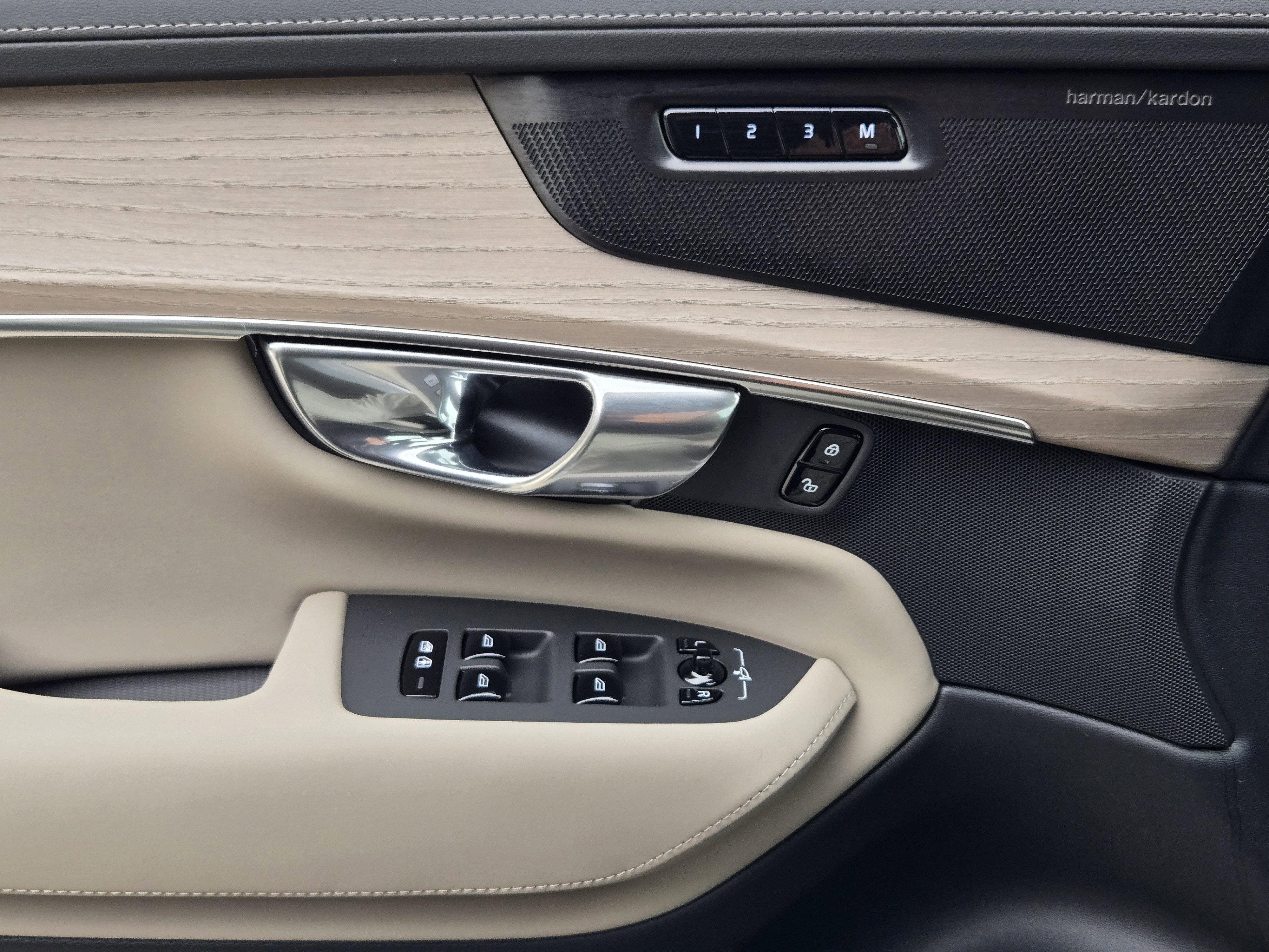 New 2026 Volvo XC90 T8 Plus AWD/4WD image 21