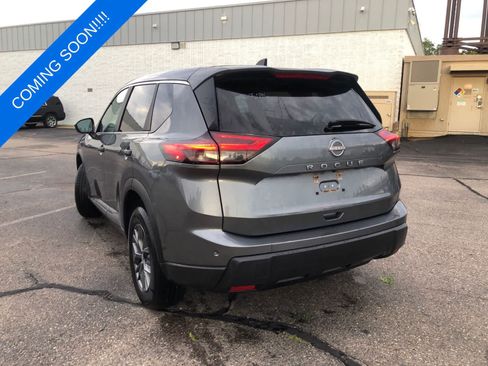 Used 2024 Nissan Rogue S FWD image 4