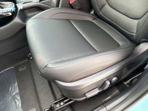 New 2026 Kia Seltos EX FWD image 16