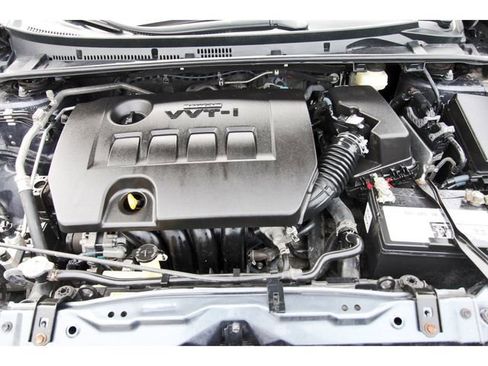 Used 2018 Toyota Corolla XSE FWD image 29