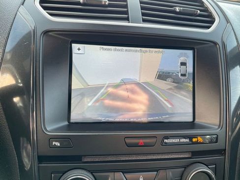 Used 2017 Ford Explorer XLT w/ Equipment Group 202A image 34