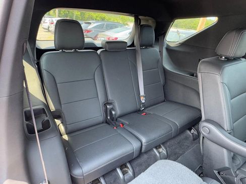 Used 2025 Chevrolet Traverse LT AWD/4WD image 13
