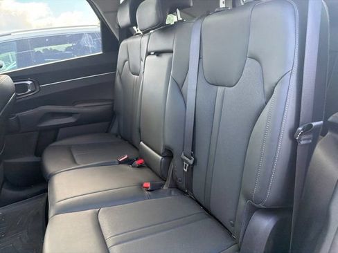 Certified 2022 Kia Sorento S w/ Panoramic Sunroof Package FWD image 9