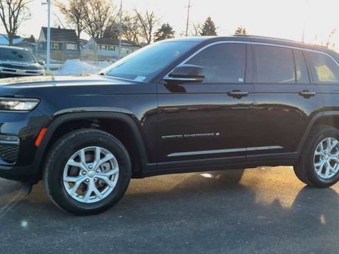 Used 2023 Jeep Grand Cherokee Limited image 6