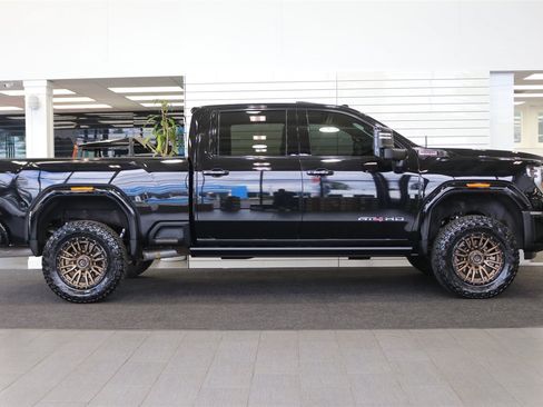 Used 2024 GMC Sierra 3500 AT4 w/ AT4 Premium Plus Package AWD/4WD image 5