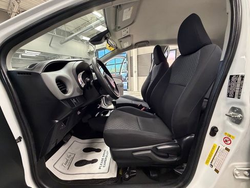 Used 2017 Toyota Yaris L FWD image 51