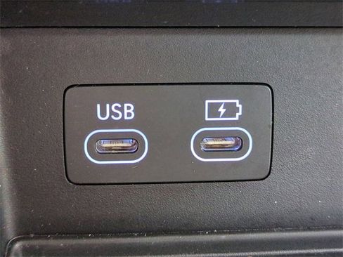 Used 2025 Genesis GV80 3.5T Prestige image 21