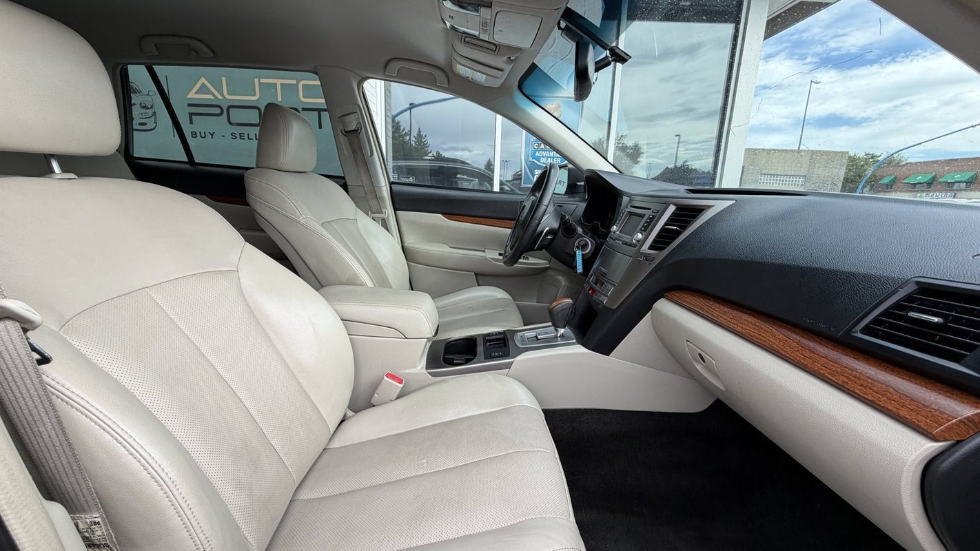 Used 2013 Subaru Outback 2.5i Limited AWD/4WD image 13