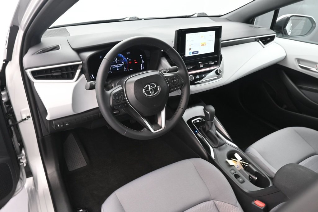Used 2026 Toyota Corolla SE FWD image 15