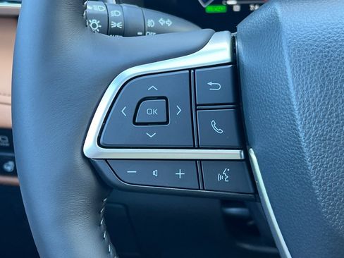 New 2025 Toyota Highlander Platinum image 27