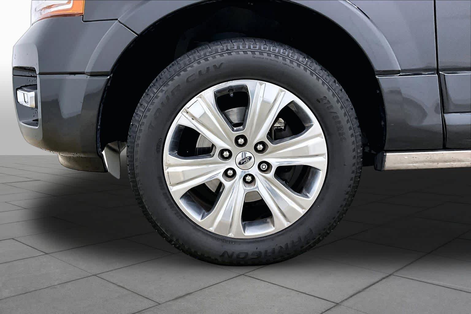 Used 2015 Ford Expedition Platinum AWD/4WD image 10