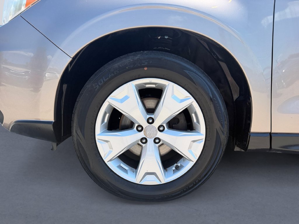 Used 2014 Subaru Forester 2.5i Premium w/ Popular Package #2 AWD/4WD image 9