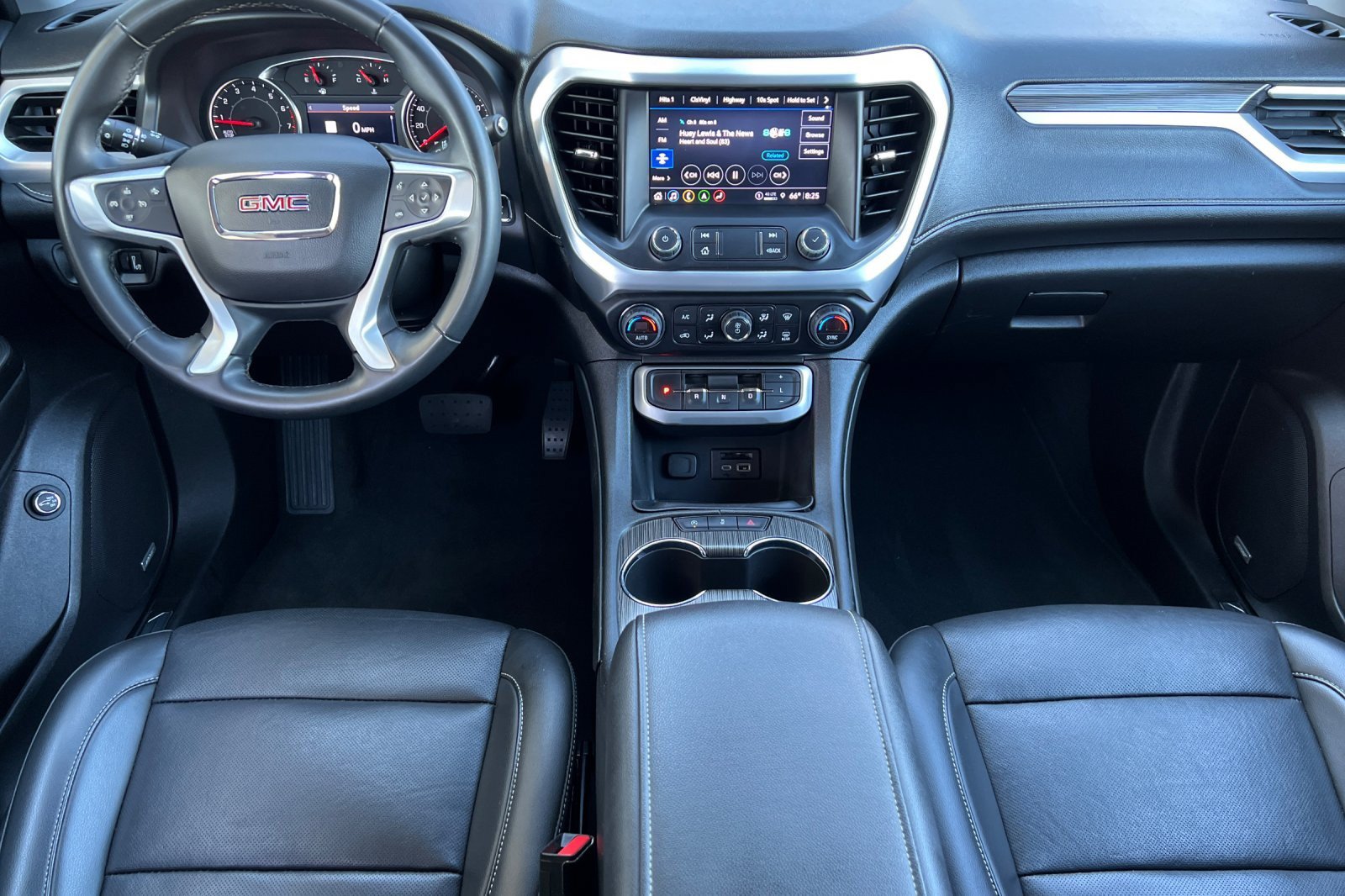 Used 2023 GMC Acadia SLT AWD/4WD image 10