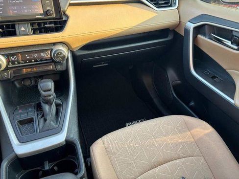 Certified 2022 Toyota RAV4 XLE FWD image 14