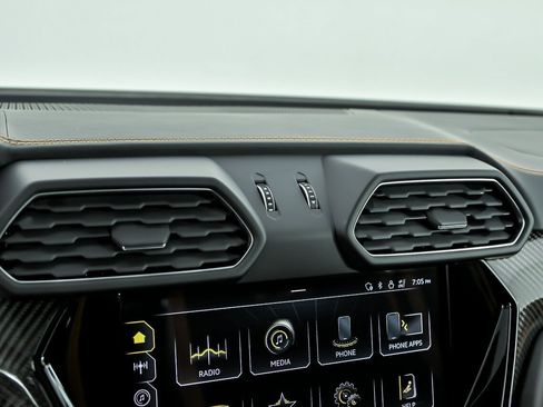 Used 2023 Lamborghini Urus S AWD/4WD image 35