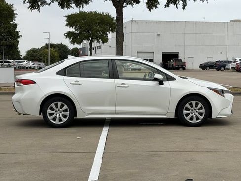 Certified 2020 Toyota Corolla LE FWD image 3
