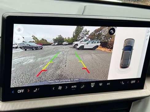 Used 2025 Ford Explorer Active image 21