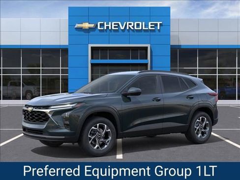 New 2026 Chevrolet Trax LT image 2