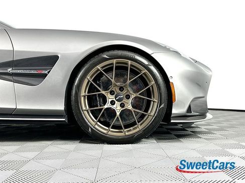 Used 2025 Aston Martin Vanquish RWD image 43