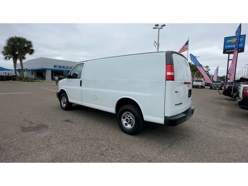 Used 2023 GMC Savana 2500 w/ Driver Convenience Package image 4