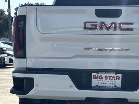 Used 2024 GMC Sierra 2500 AT4 w/ AT4 Preferred Package image 12