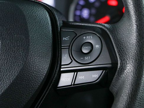 Used 2022 Toyota RAV4 XLE w/ Convenience Package FWD image 14