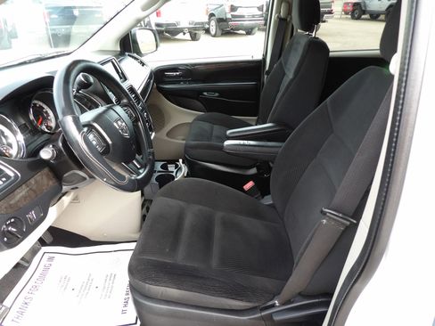 Used 2019 Dodge Grand Caravan SE image 10