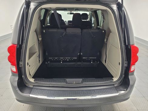 Used 2018 Dodge Grand Caravan SE FWD image 29