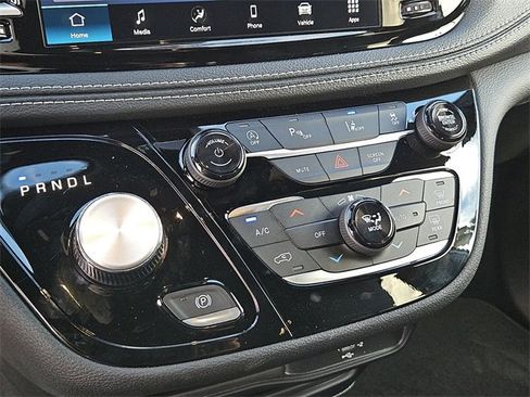 New 2026 Chrysler Pacifica Select image 16